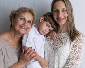 foto avó com sua filha e neto
